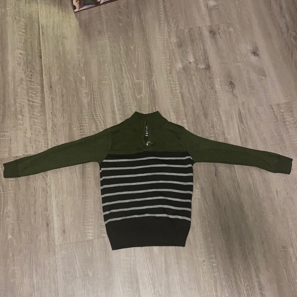 (7) BOYS SWEATERS